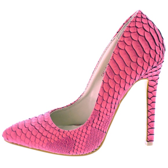 Wild Diva Shoes - Callie Pink Textured Snakeskin Pump Wild Diva Shoes - Callie Pink Textured Snakeskin Pump
